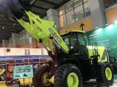 建筑工程装载机 四驱工程机械租赁 一次充300度电